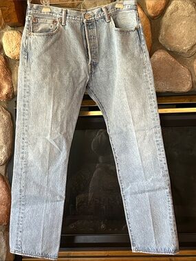 Levi's Men's 501 Original Light Wash Straight Leg Blue Jeans, 35W x 30L